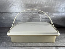 VTG Tupperware Sheet Cake Carrier W/Lid & Handle Harvest Gold 3x14 (622-3)