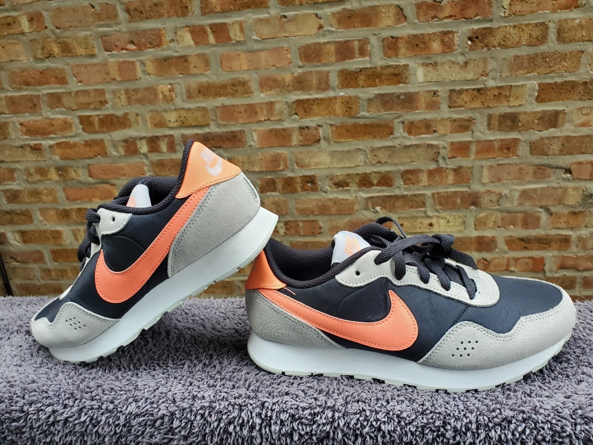 Nike Venture Runner Sneakers US 5Y Youth New non marking ne marque pas