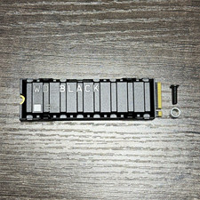 Western Digital WD_BLACK SN850X 1TB NVMe M.2 2280 Internal SSD Heatsink