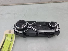 Renault Captur (2R) 2013 275108796R OPERATING HEATER CONTROL PANEL HEATING