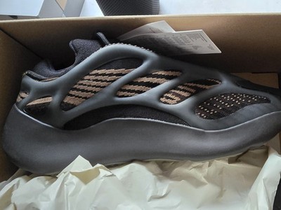 Adidas Yeezy 700 V3  Clay Brown    Größe 44 2/3   Neu