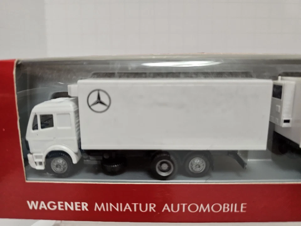 Herpa HO Mercedes 23' Refrigerator Box truck with 40' Reefer Trailer - Image 2 of 3