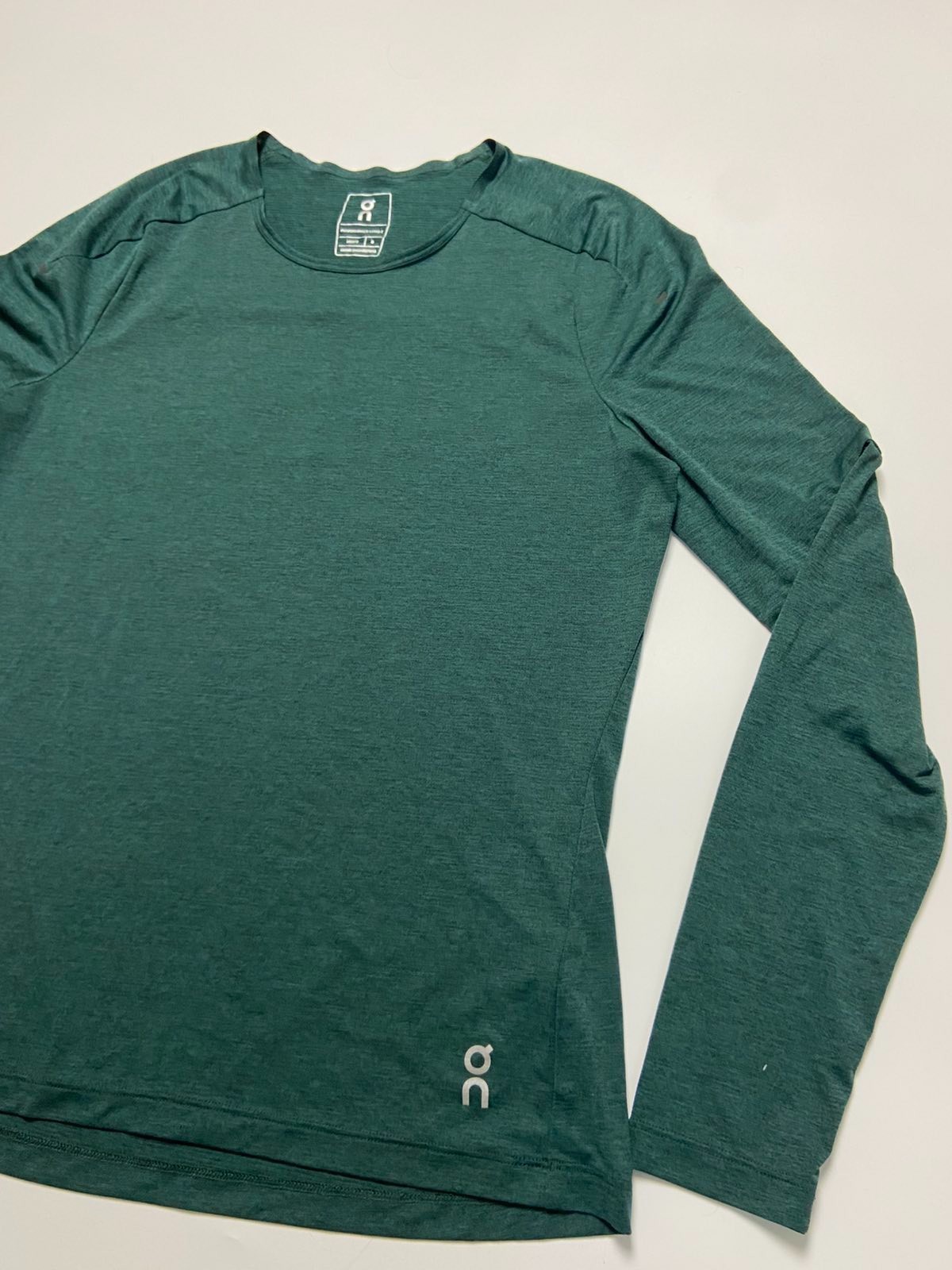 On Running Cloud Performance Long Sleeve Thermal … - image 2