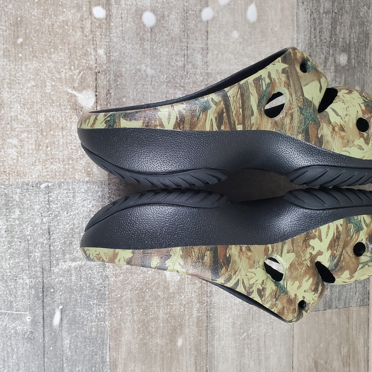 Keen Yogui Arts Mens Sandals Sz 8 M Camo Green Rubber Slip  display picture 3