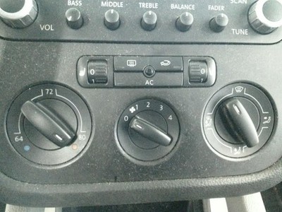 Temperature Control Single Zone Climatic US Fits 06-10 PASSAT 104934323
