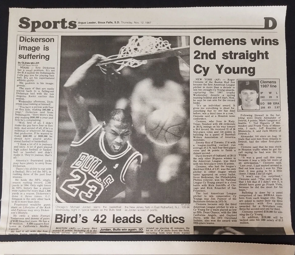 MICHAEL JORDAN 1987 sección deportiva 2 páginas ARGUS LEADER jueves 12 de noviembre Chicago Bulls Foto 3 de 4