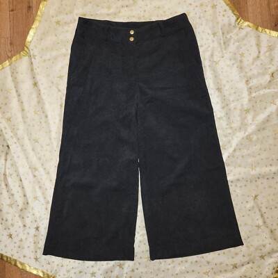 Yellow Chair Women s Black Capri Corduroy Style Pants Fits Size Medium