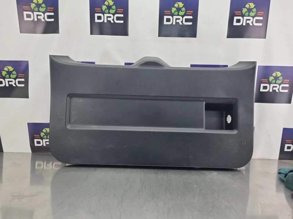 SUZUKI GRAND VITARA 2005-2011 INTERIOR TAILGATE BOOT PANEL  83771-65J0 - Image 2 of 4