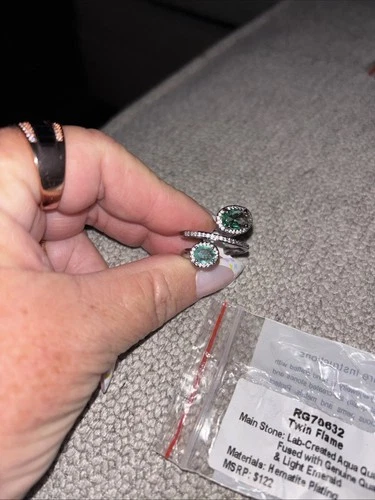 Rg70632 Twin Flame. Aqua Quartz And Light Emerald Hematite Plating - product listing photo