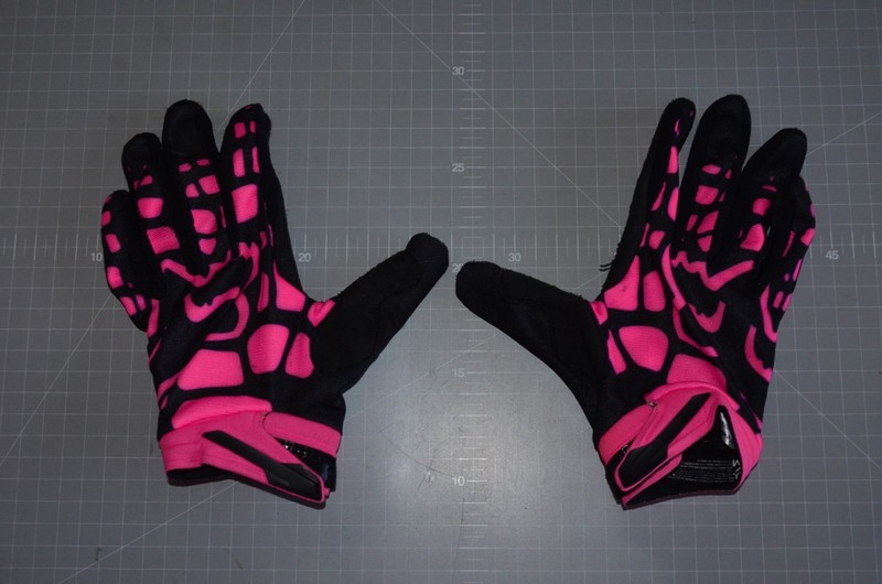 FOX Dirtpaw Girls Cycling Gloves Pink & Black Size M in very good condition.