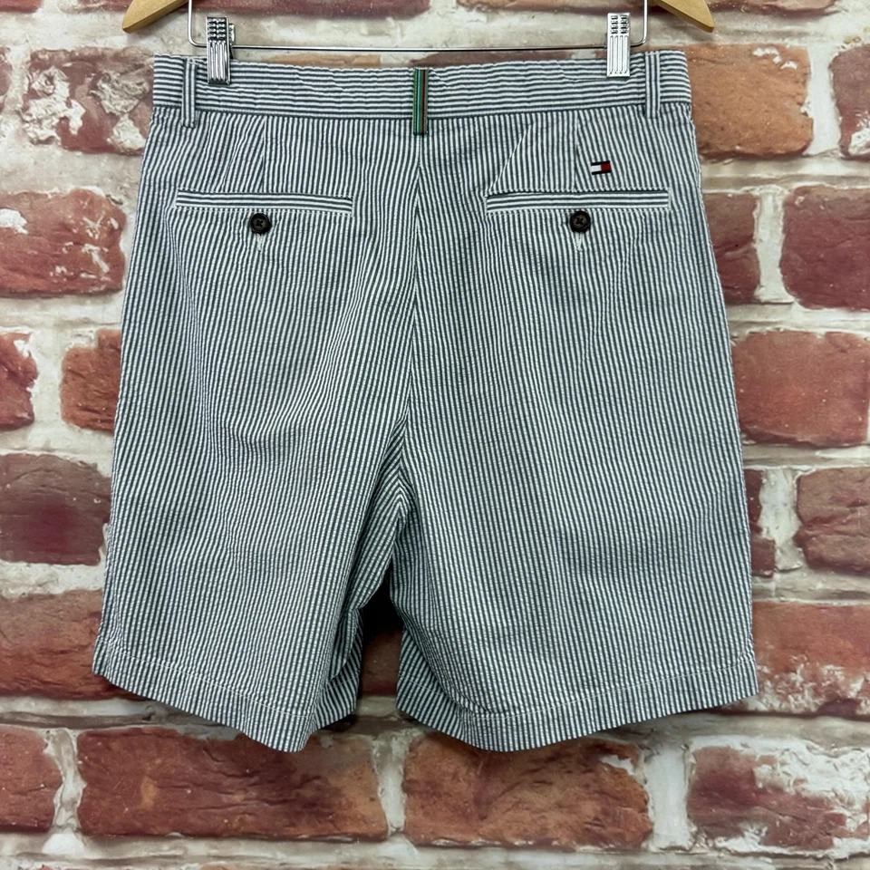 Vintage Tommy Hilfiger Shorts Mens 32 Gray White Railroad Striped Seersucker - Image 4 of 4