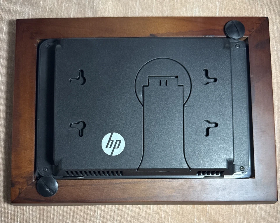 Never used HP 7" LCD Digital Photo Frame  Black  with wireless remote for sale - Image 4 of 4