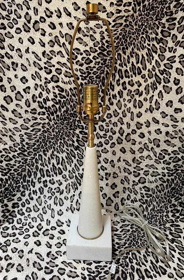 Lámpara de mesa Pottery Barn blanco mármol latón alabastro descontinuada Foto 3 de 4