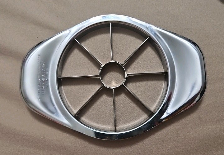 Vintage~ Ludwig~Apple/Pear Corer-Slicer   Made in USA, Racine Wis.