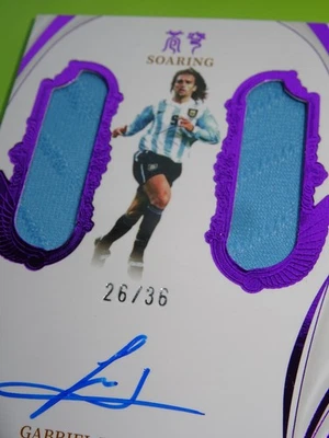 Fansmall Argentina Gabriel Batistuta on card Auto Patch/36 Florenz Rom no Panini - Bild 1 von 4