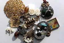 Unique Lot 30 Jewelry Making Findings Pendants Rhinestones Brass Frog Elephant