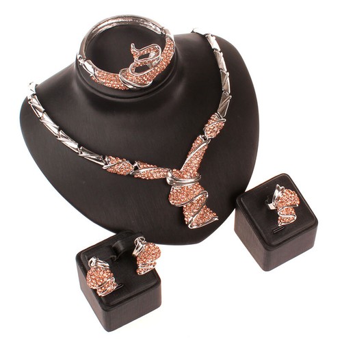 Set gioielli collana donna moda placcata oro 18 carati Africa Dubai festa matrimonio - Foto 78 di 85