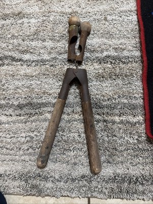 Vintage Cattle Calf Dehorner Horn Removing Tool  Unsure What It Is