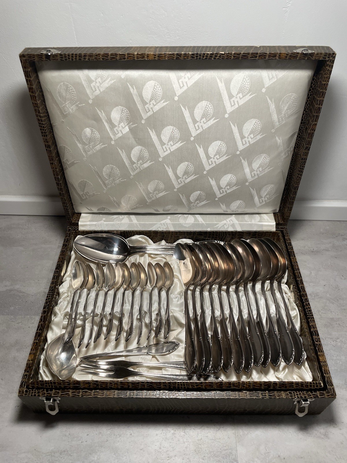 CFH 90 versilbertes Besteck – komplettes 12-Personen-Service im Originalkasten