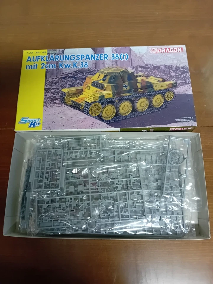 AUFKLARUNGSPANZER 38 (T) MIT 2 CM KW. K. 38 DRAGON 6294 SCALA 1/35 SMART KIT - Immagine 4 di 4
