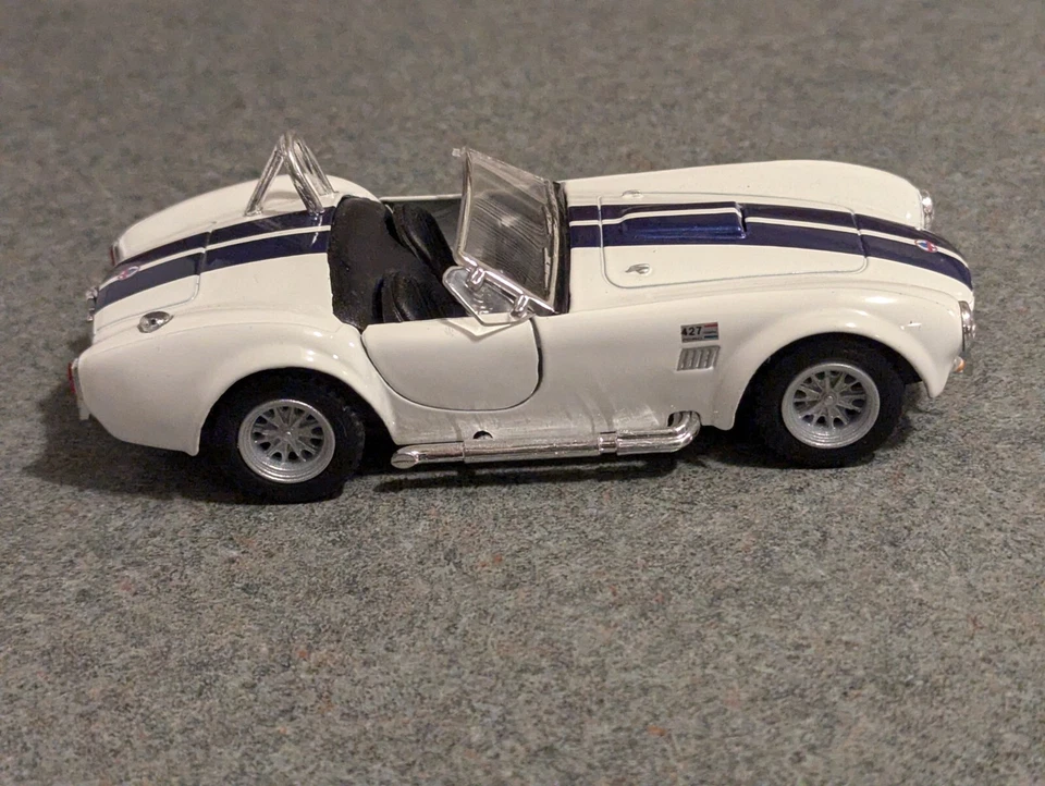 5" Kinsmart 1965 Shelby Cobra 427 S/C Diecast Model Toy Car 1:32 White - Image 2 of 4