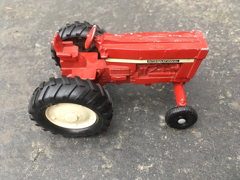International Red Toy Tractor Ertl 5”x3 7/16”x3” & 7.5”x3 5/8”x1 3/16” Plow Att. - Image 4 of 4
