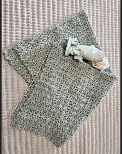 Handmade crochet baby blanket Gender Neutral 32x30” Soft Downy Gray Boy Or Girl - 第 1/7 張圖片
