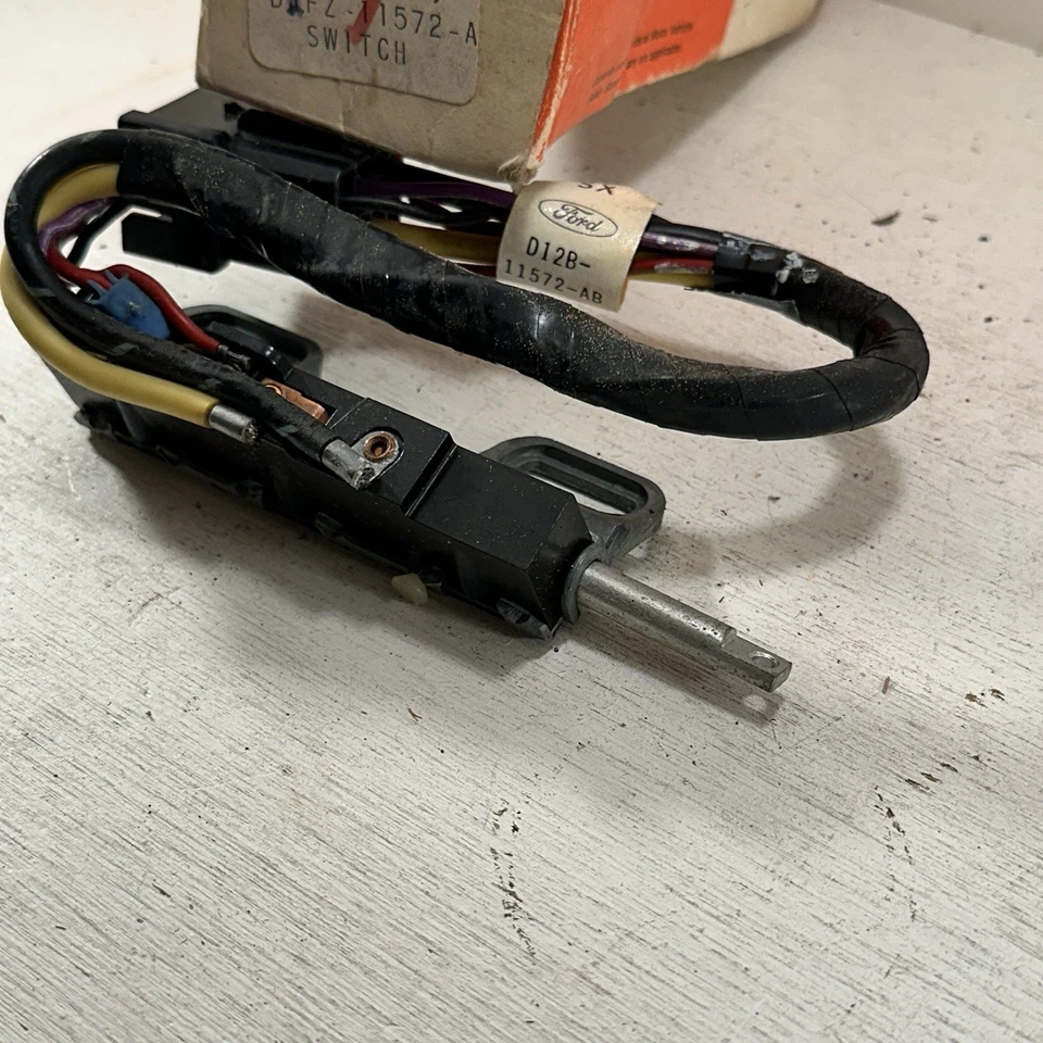 Nuevo OEM FORD D4FZ11572A 1971-75 PINTO 1975 MERCURY BOBCAT INTERRUPTOR DE ENCENDIDO NOS Foto 3 de 4