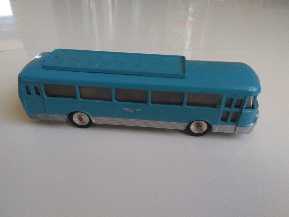 Solido.série 100.Car Chausson .télévision Française.AP52. - Photo 2/4