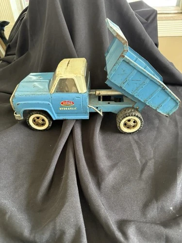Tonka 1960’s Hydraulic Dump Truck #520 In Original Played with Condition
