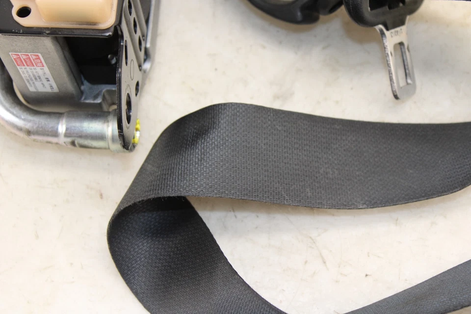 Cinturón de seguridad izquierdo Nissan 350Z 2004-2007 cupé OEM HO78 Foto 3 de 4