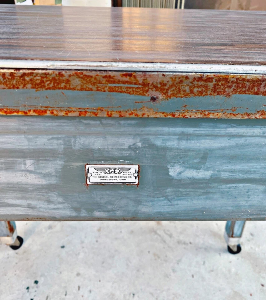 Mesa General Fireproofing Co. de colección - mediados de siglo Foto 2 de 4