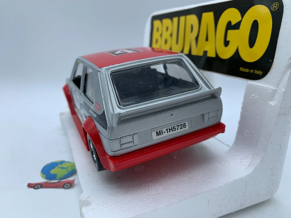 Bburago VW Golf GTI GR.2, automodello scala 1:24 - 1:25, vintage (2697) - Immagine 3 di 4