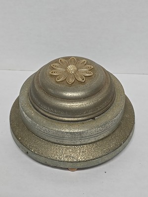 Vintage 1930s 1940s Musical Powder Puff Box Blue Aluminum With Flower On The Lid