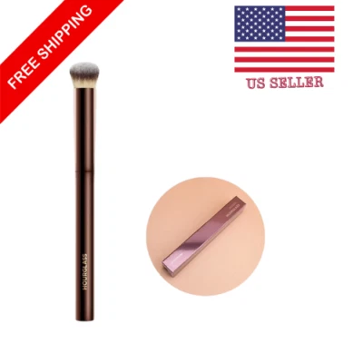 HOURGLASS Vanish Seamless Finish Concealer Brush – New in Box (NIB)