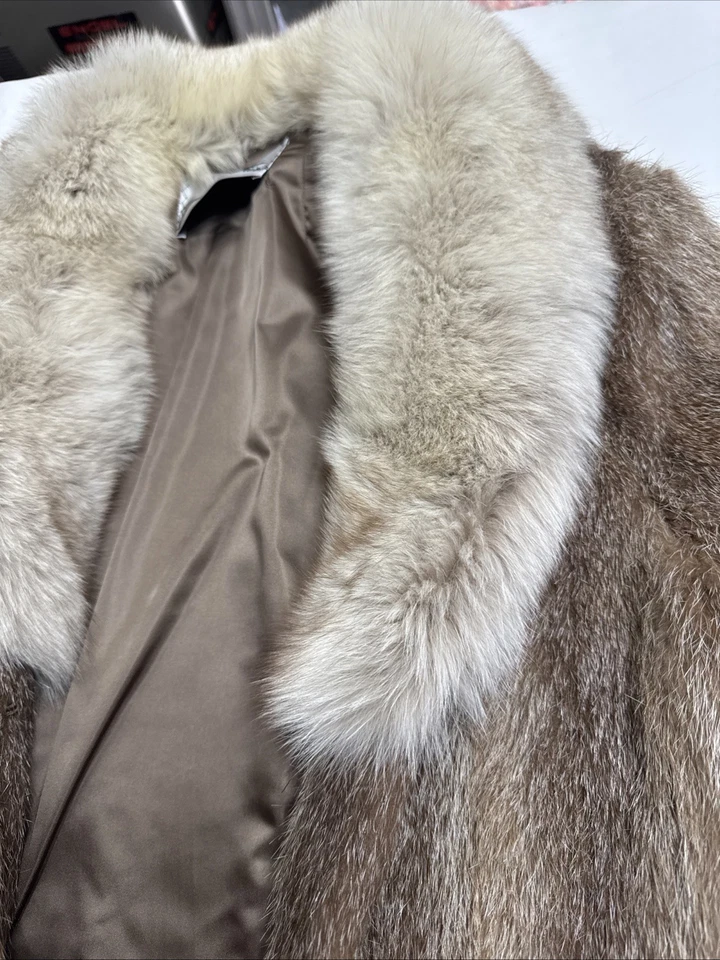 Elegant Vintage Douglas Furs Genuine Mink  Collar  Light Brown  Coat Unknown - Image 4 of 4