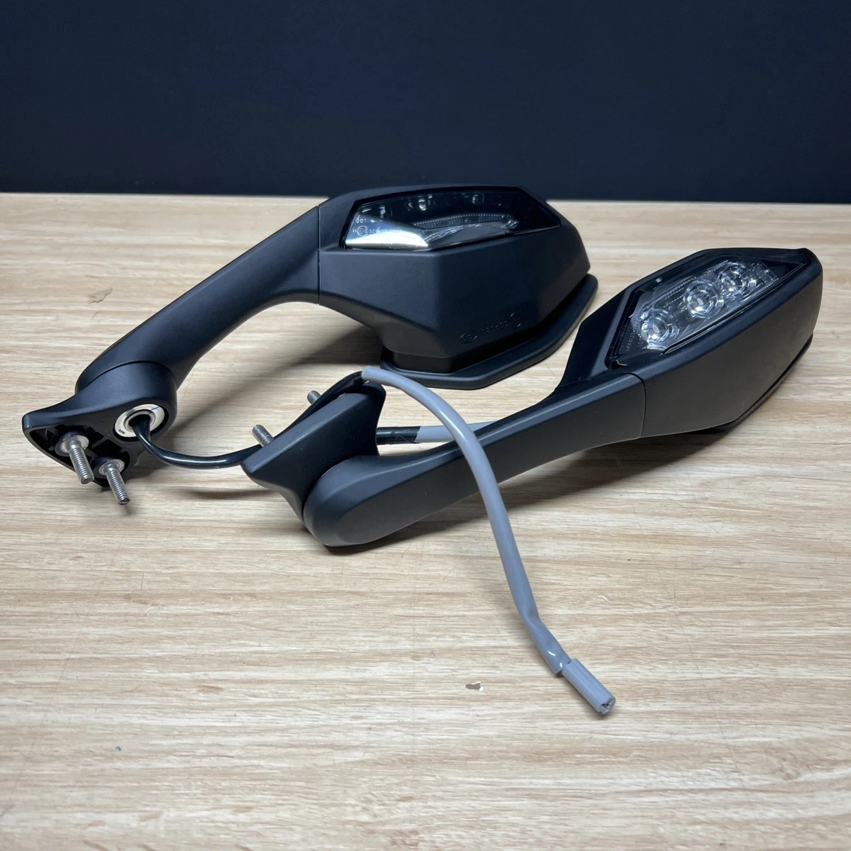 Yamaha Motorcycle & Scooter Mirror Assemblies for Yamaha YZF R1