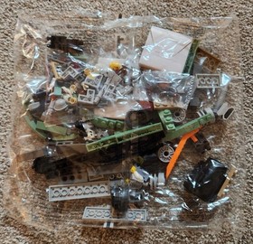 LEGO 9468 Monster Fighters Vampyre Castle sealed bag #1 ONLY 7 minifigures + car