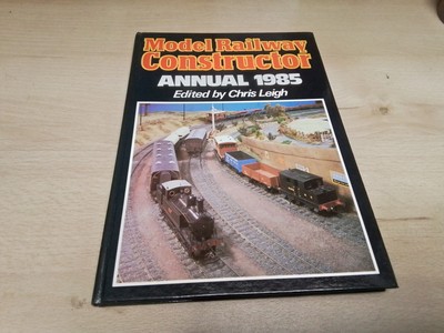 BUCH: MODELLEISENBAHNBAUER. JAHR 1985. ED CHRIS LEIGH. ENGLISCH