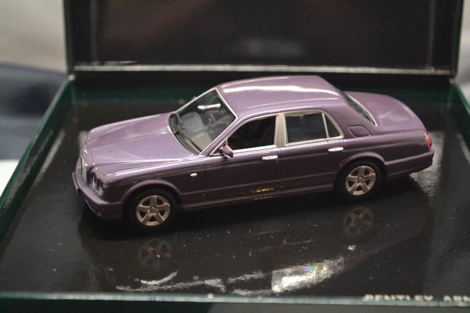 MINICHAMPS - BENTLEY ARNAGE R - GREY VIOLET RHD - 1/43 SCALE MODEL CAR BL384 - Image 3 of 4