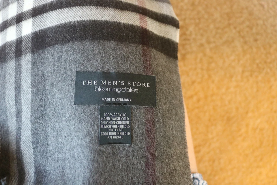 Mantón bufanda con flecos a cuadros gris/negro/rojo The Men’s Store Bloomingdale’s para hombre Foto 2 de 3