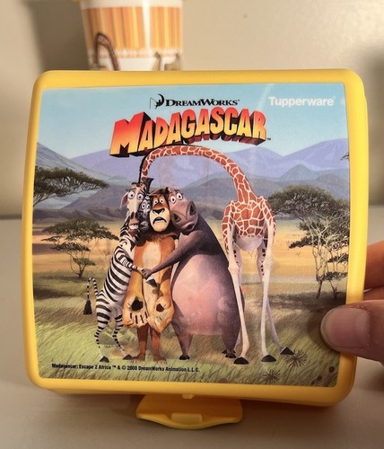 Disney Madagascar Tupperware LUNCH Set 9 PCs Tumbler Snack Cups Sandwich Keeper - Picture 3 of 5