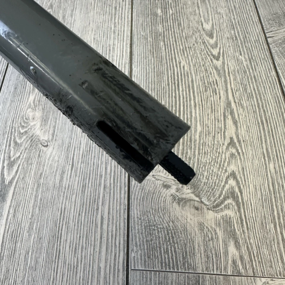 Recortadora de cuerda de gas Craftsman WS2200 carcasa superior y eje de transmisión con acoplador Foto 4 de 4