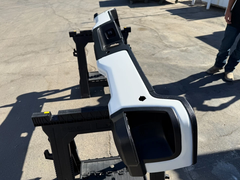 FORD F-250/350/450 Bumpers 2023-2025 star white metallic Tri-coat - Image 2 of 4