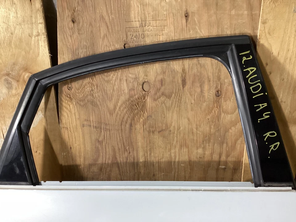 2009 - 2016 Audi A4 Rear Right Passenger Side Door Shell White OEM . Foto 2 de 4