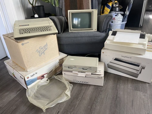 1983  Apple IIe Vintage Personal Computer All Original Packaging *Working*