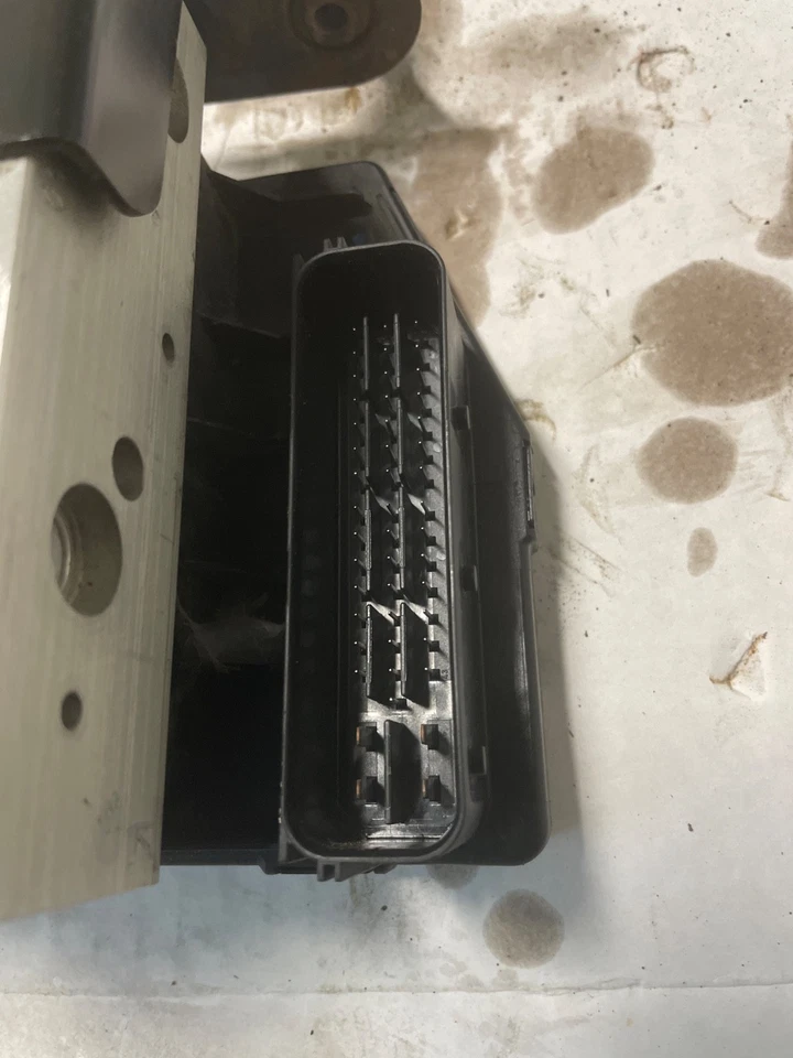 01-04 Mercedes R170 SLK320 SLK230 ABS Anti Lock Brake Pump Module 1705450132 OEM - Image 4 of 4