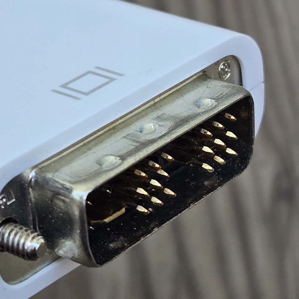 Apple Original OEM Adapter Cable DVI Male to VGA Female  - Image 4 of 4