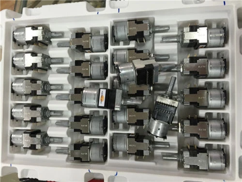 Japan ALPS Motor Volume Potentiometer 100K*4 Channel Volume Motor Knob 4.5V 6V - Image 2 of 4