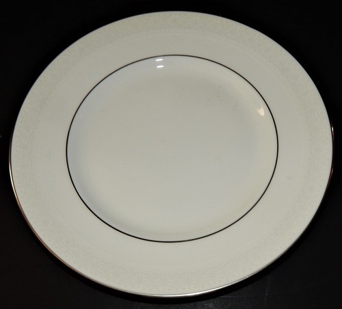 2 Royal Doulton Amulet Pattern H4998 8" Salad Plates Fine Bone China England - Picture 10 of 12